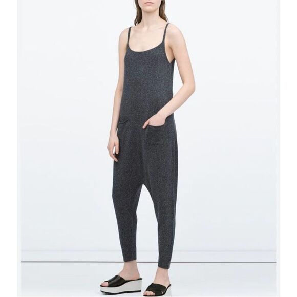 Victoria's Secret Pants - Victoria’s Secret Marled relaxed fit jumper romper jumpsuit size M cropped
